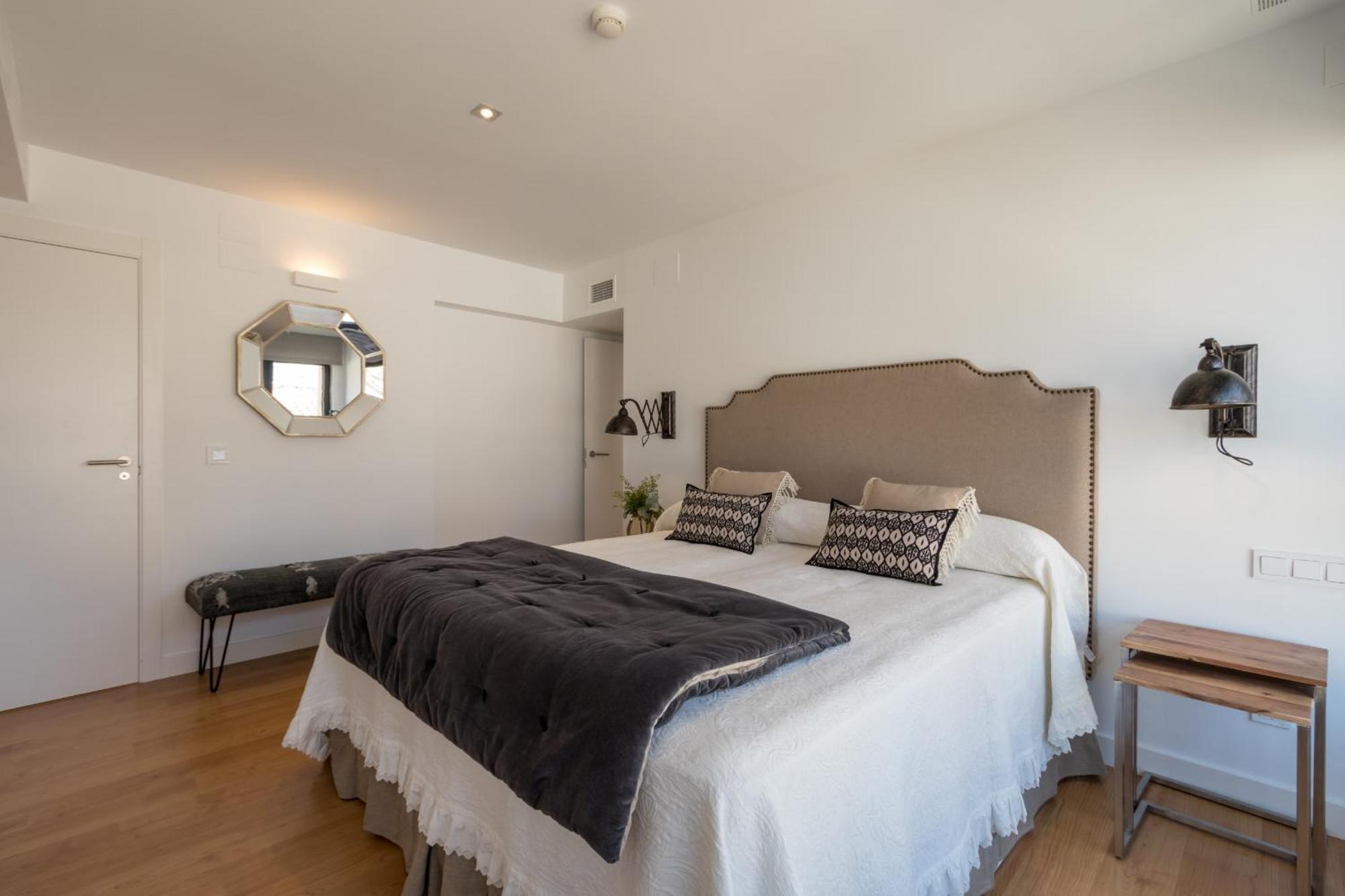 Chezmoihomes Plaza Nueva Premium Гранада Экстерьер фото